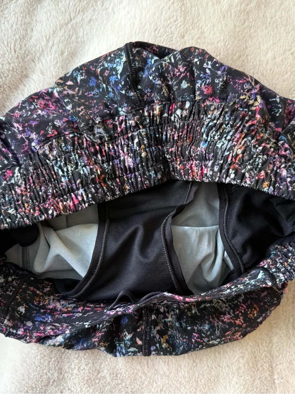 NWT Lululemon Hotty Hot HR Short 2.5” Floral Spray Multi/Black Size 6